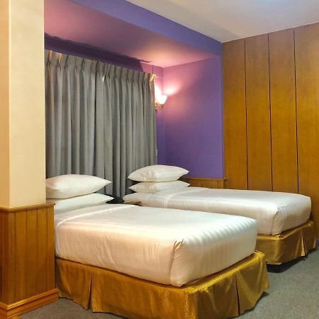 Royal City Hotel Мандалей Екстериор снимка