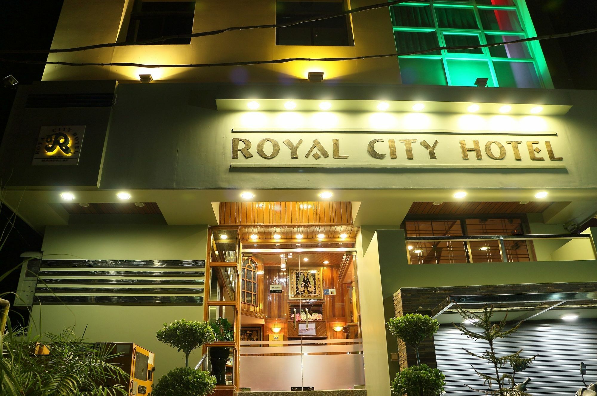 Royal City Hotel Мандалей Екстериор снимка