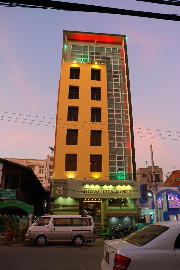 Royal City Hotel Мандалей Екстериор снимка