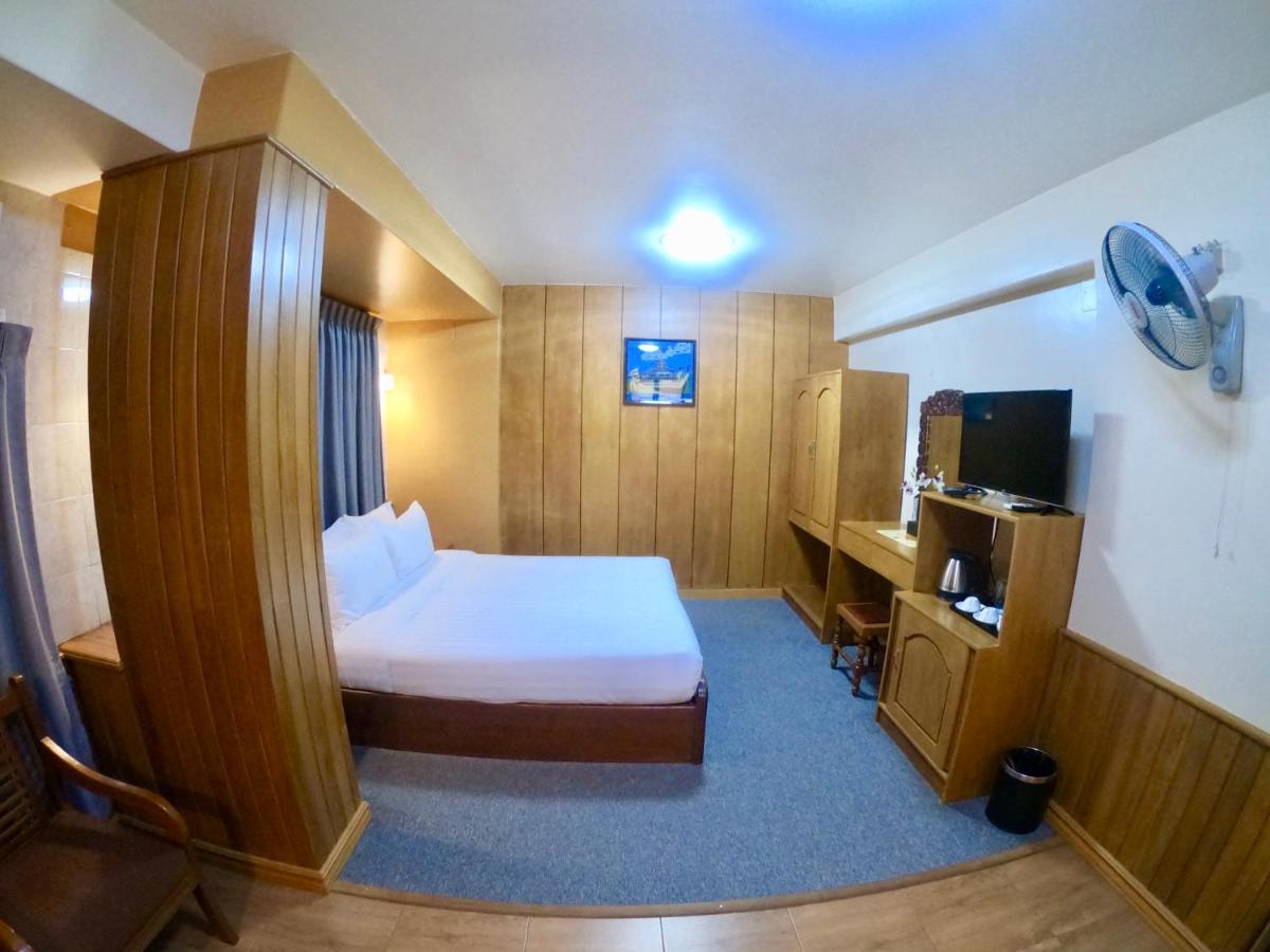 Royal City Hotel Мандалей Екстериор снимка