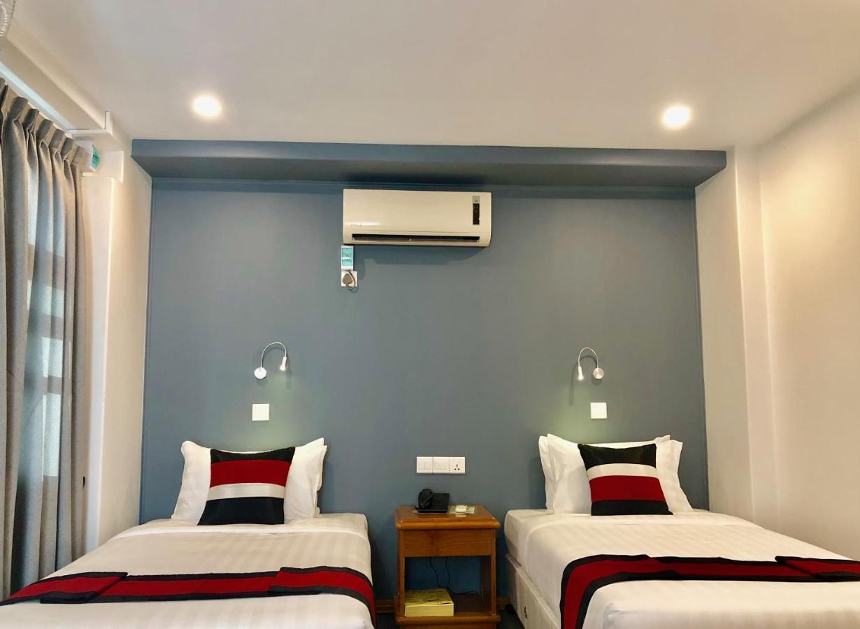 Royal City Hotel Мандалей Екстериор снимка