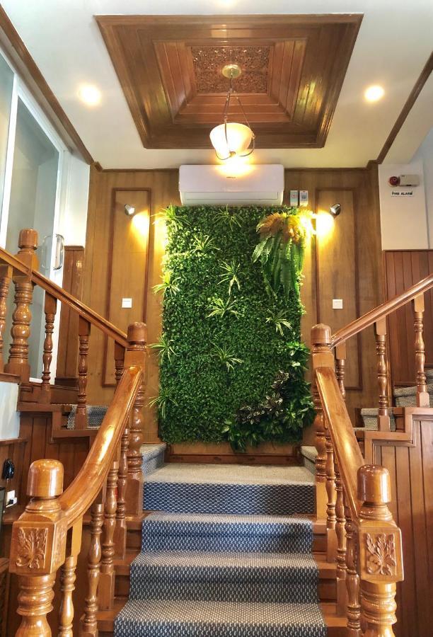 Royal City Hotel Мандалей Екстериор снимка