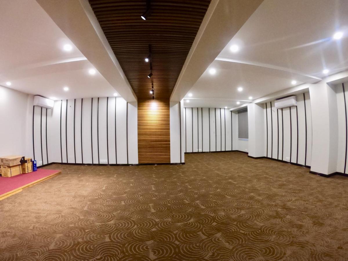 Royal City Hotel Мандалей Екстериор снимка